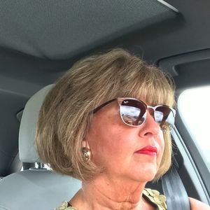 Meet your Posher, Felicia